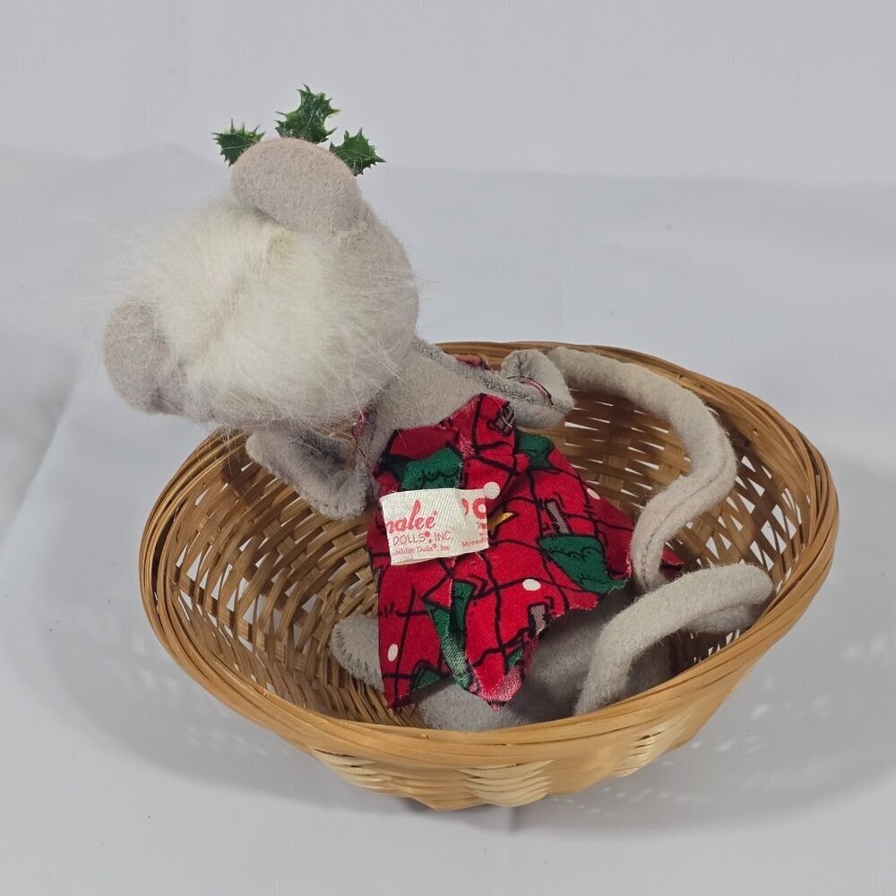 Vintage 1999 Annalee Mobilitee Christmas Mouse In Basket Holly Hat Holiday Decor - Picture 3 of 7